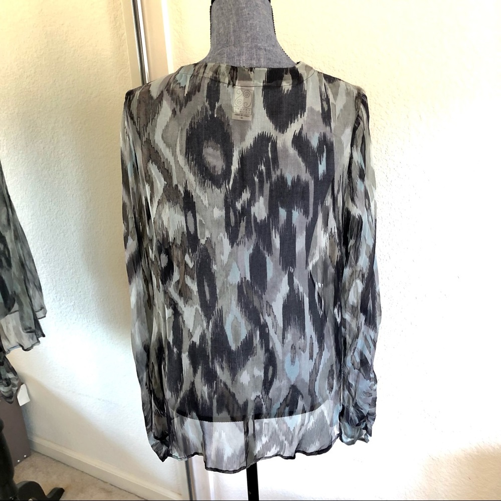 Casual Studio Button Down Top - Picture 5 of 6